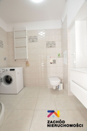 Przestronna Kawalerka 40 M2 W Apartamentowcu